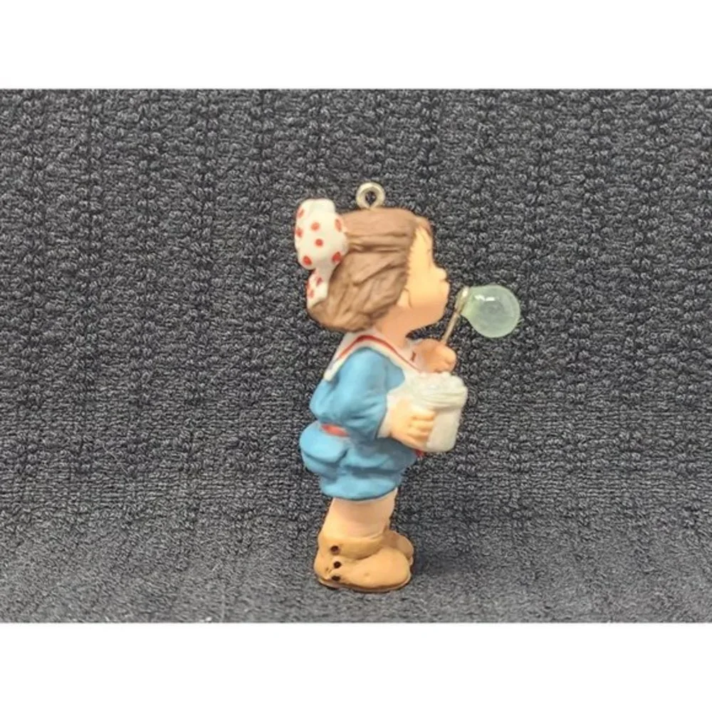 1999 Hallmark Keepsake Happy Bubble Blower Easter/Christmas‎ Ornament